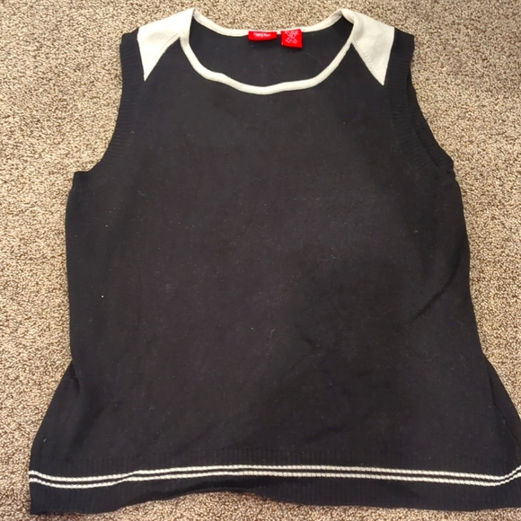 Sweater - Picture 1 of 4